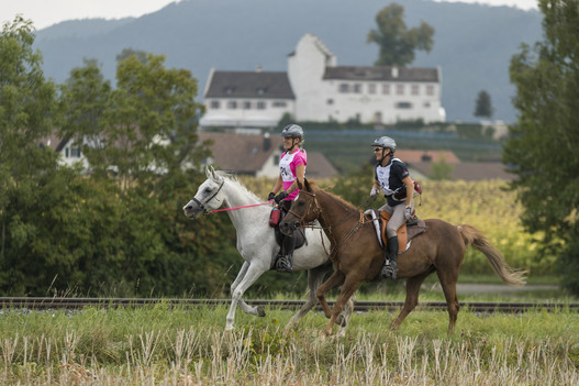 Stefanie Eichenberger-Schüpbach (links) und Annina Rohner-Cotti (rechts) an der SM Endurance 2022 in Oberstammheim | © Lea Styger 