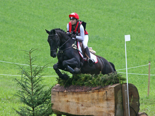 Teresa Stokar gagne le championnat suisse des juniors 2014 à Dübendorf. (Foto: Tamara Acklin)